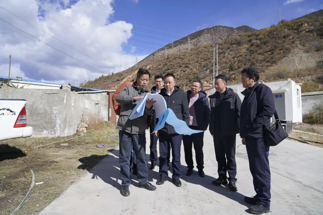 推动标准化养殖与全产业链发展 打造“乡城藏猪”有机品牌——杨林在沙贡乡调研藏猪产业时强调